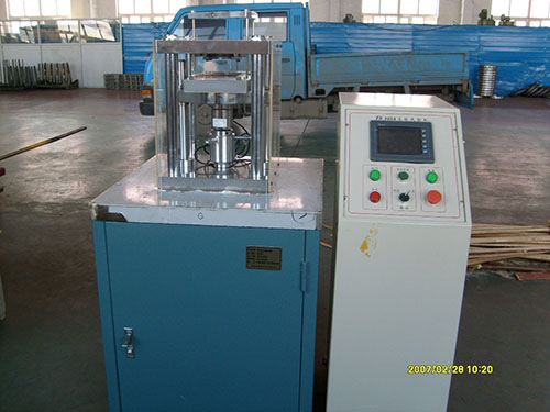 在線(xiàn)檢測(cè)壓縮試驗(yàn)機(jī)